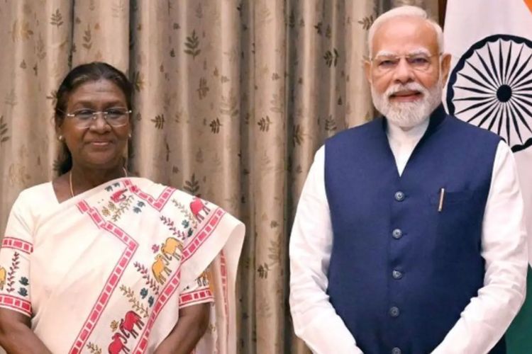 पंतप्रधान नरेंद्र मोदी आणि राष्ट्रपती द्रौपदी मुर्मू 