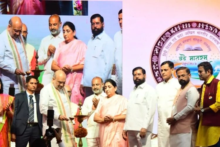 नवी मुंबईतील ६ व्या अखिल भारतीय राजभाषा संमेलनात केंद्रीय गृहमंत्री अमित शाह.