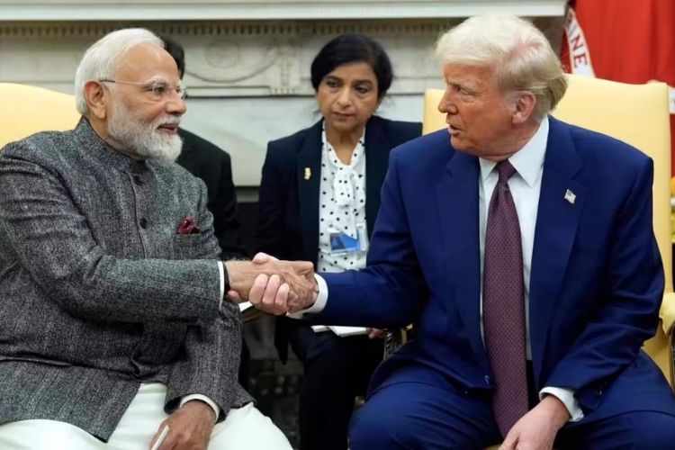 पंतप्रधान मोदी आणि अमेरिकेचे अध्यक्ष ट्रंप 