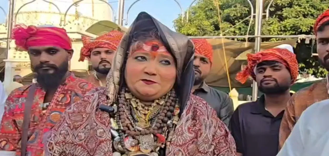 कामाख्या मंदिराच्या पंडित विद्या देवींची अजमेर दर्ग्याला सदिच्छा भेट
